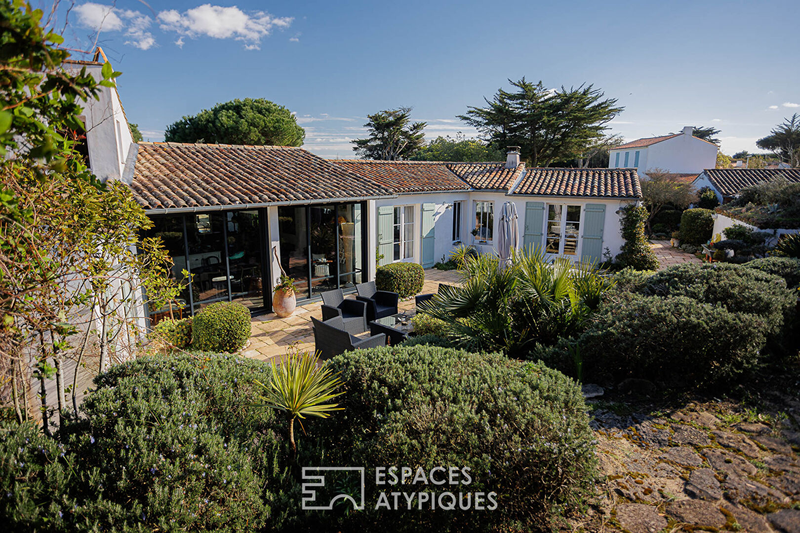 Photo Propriété entre écrin de verdure et plage image 5/6