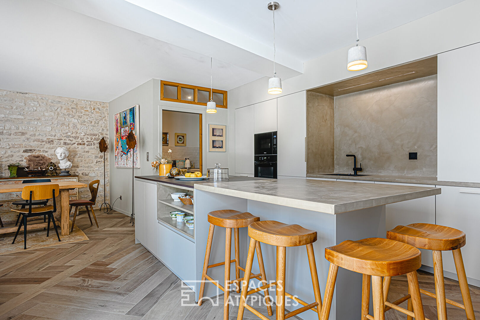 Photo Ancien chai vinicole entièrement réhabilité image 2/6