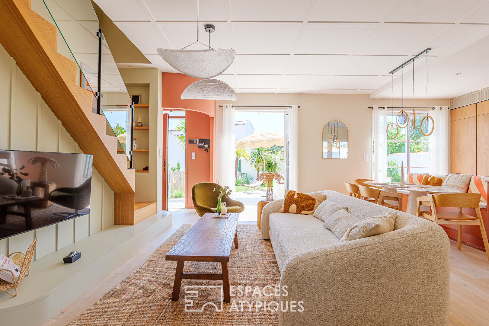 Signature contemporaine proche des plages