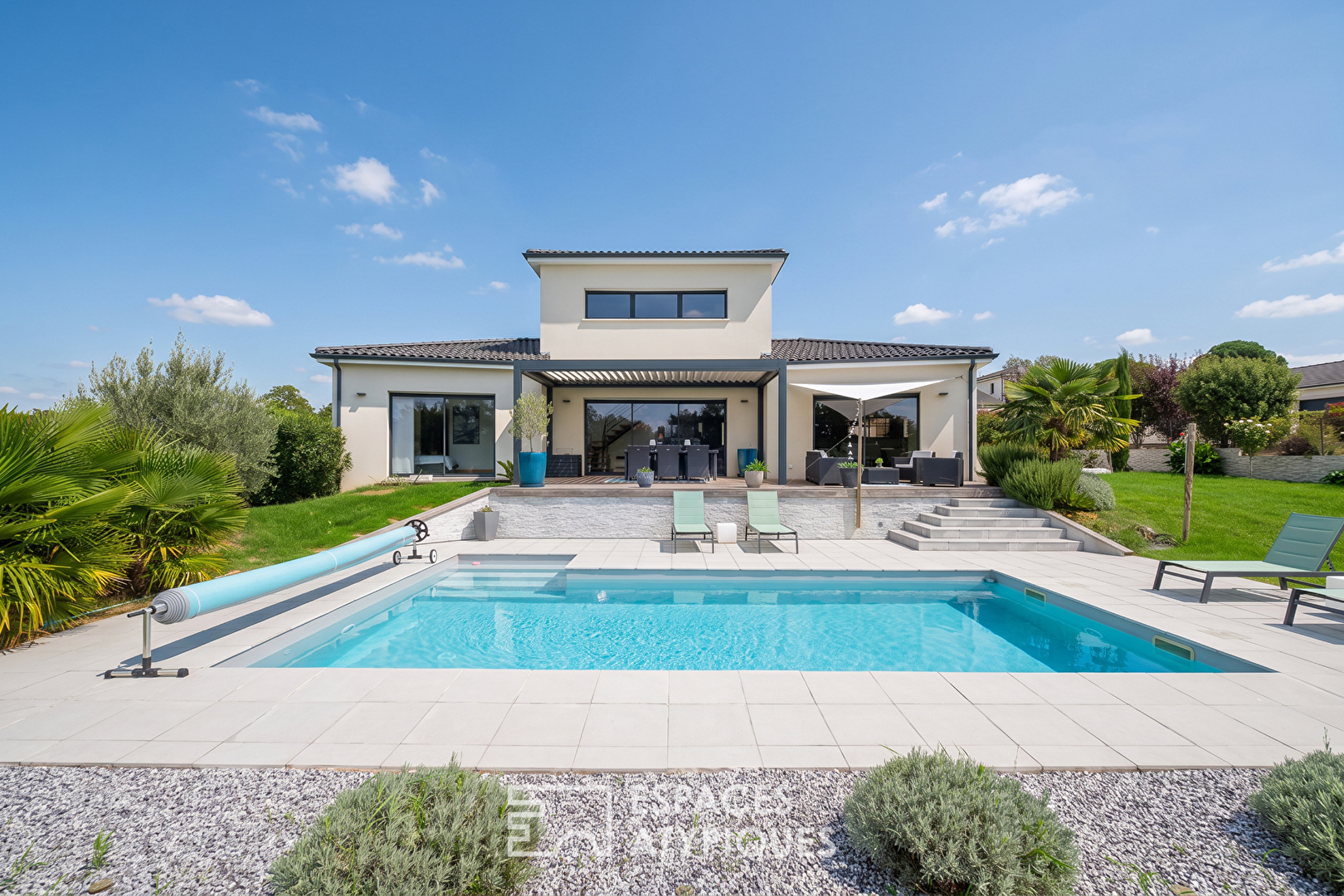 Contemporaine aux lignes épurées aux portes de Poitiers