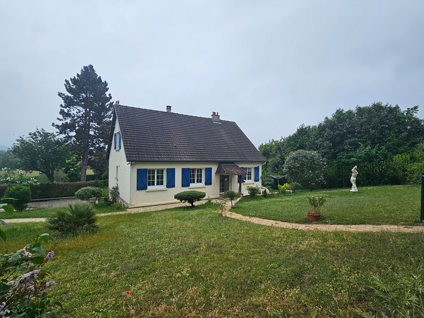 Pavillon avec sous-sol à Celles Sur Aisne.