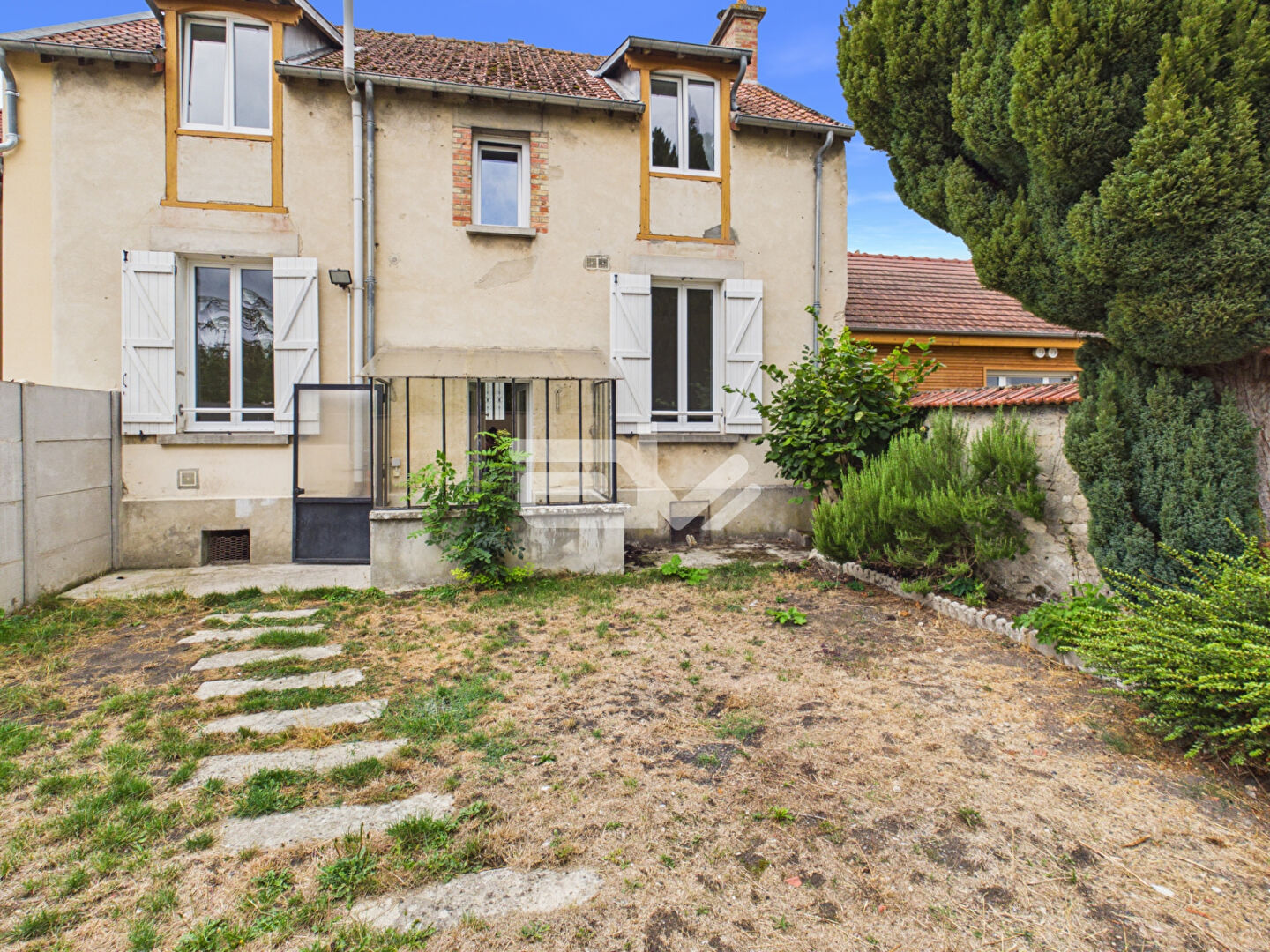 ROUCY ? Maison ancienne 120 m² ? 3 chambres et bureau