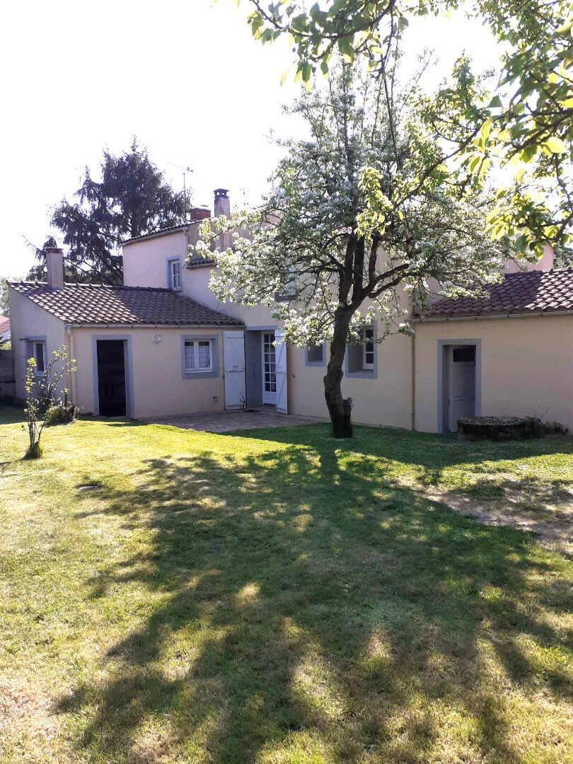 Photo Maison Nieul Le Dolent 4 pièce(s) 87 m²- et dépendances image 3/6