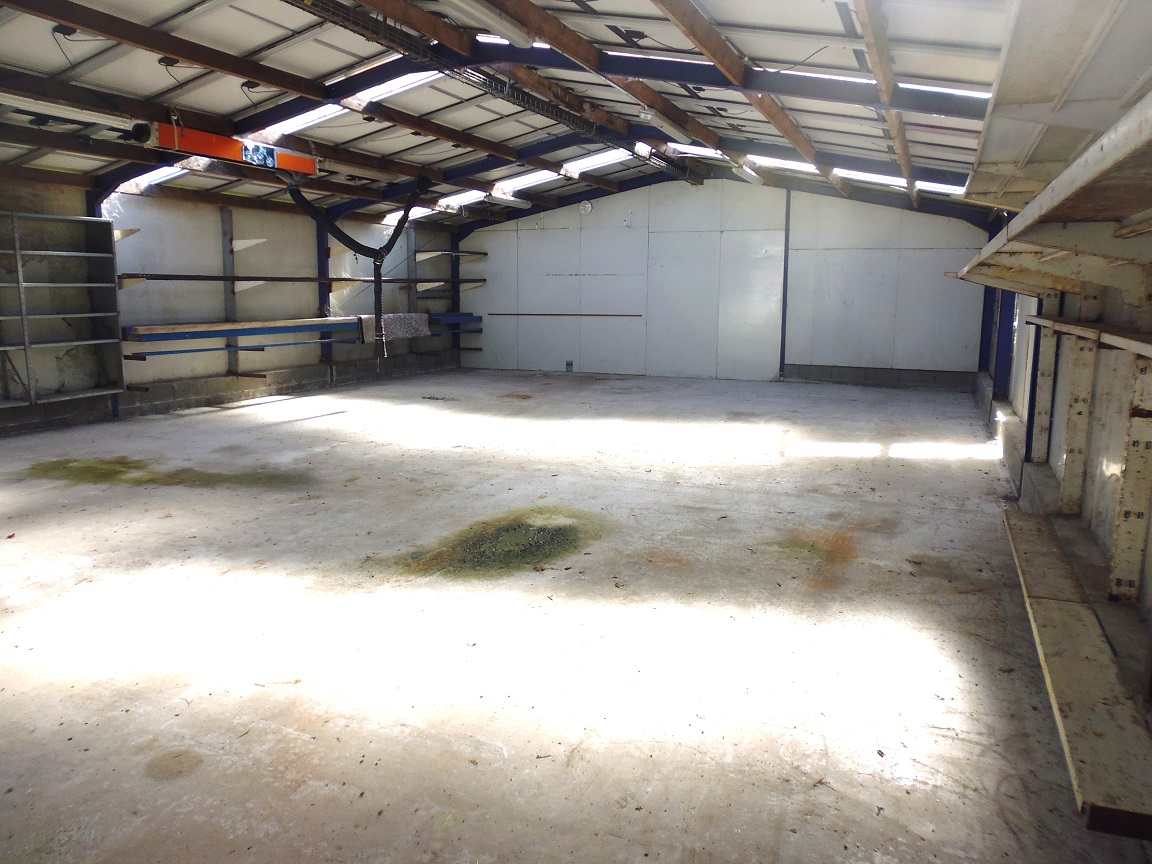 Talmont t Hilaire Local d'activité de 325 m² sur terrain clos de 5730 m²