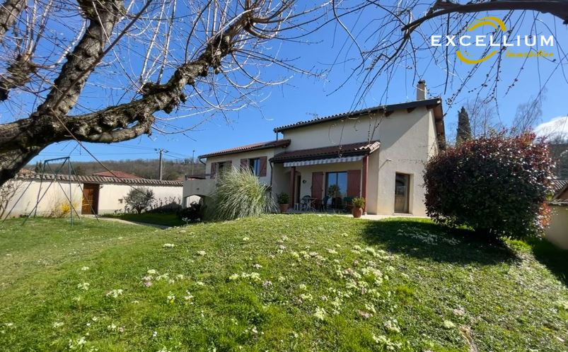 Maison  6 pièce(s) 150 m2 sur 1100m² de terrain avec piscine