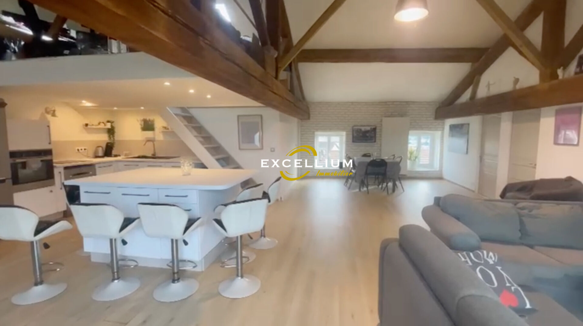 Appartement Cailloux Sur Fontaines 5 pièce(s) 105 m²,