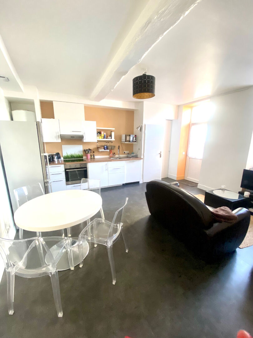 Photo Fontainebleau. Appartement  3 pièce(s) 54 m2 Fontainebleau centre. image 3/6