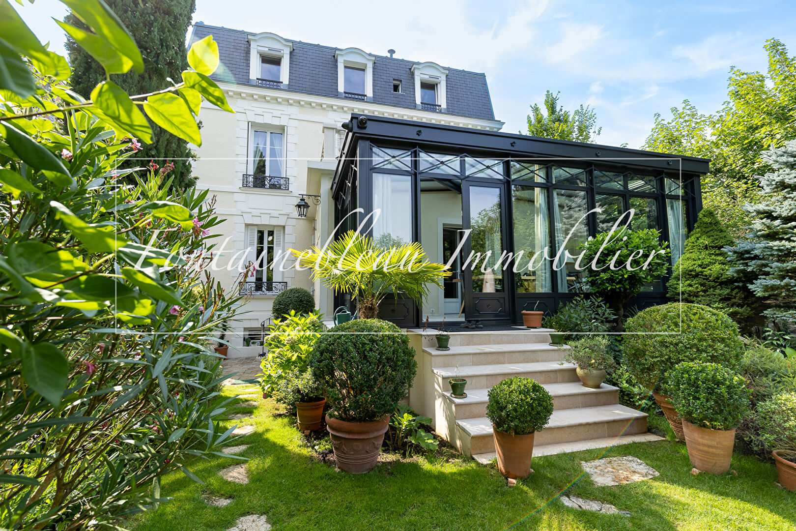 Fontainebleau- Elégance et raffinement - Maison d'exception -10 pièce(s) 300 m2- Rénovation haut de gamme .