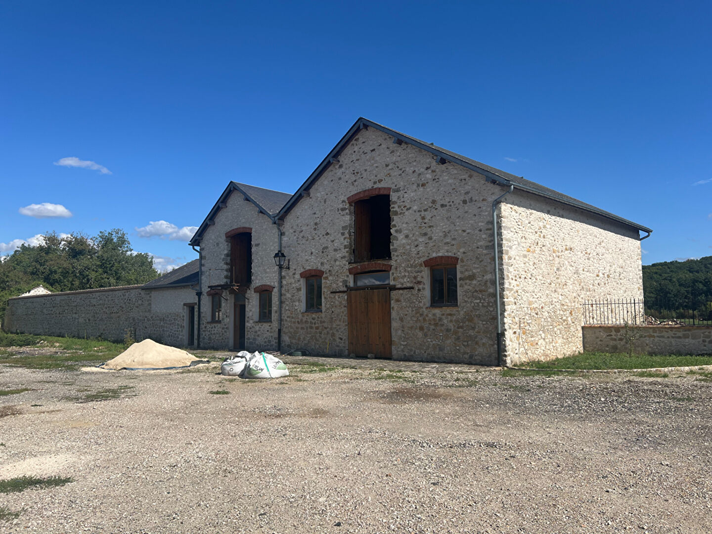 Photo Propriété à Samois sur Seine 10 pièces surface habitable de 400 m2  environ -Beaux espaces extérieurs. image 4/6