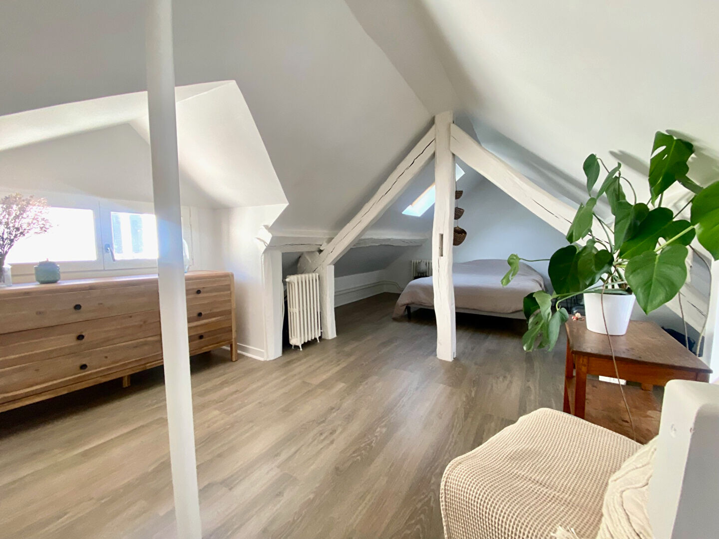 Photo Maison de charme rénovée avec goût et sa cour privative. image 1/6