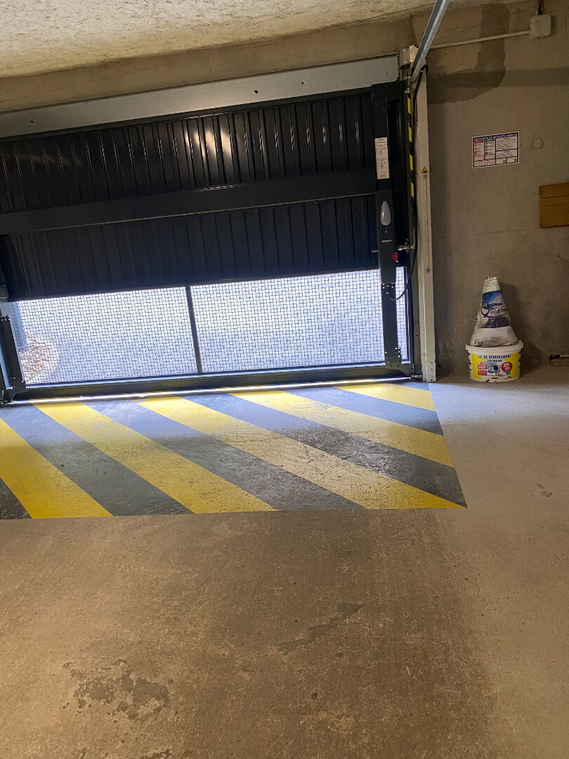 Photo Un garage en sous-sol. Fontainebleau . image 3/4