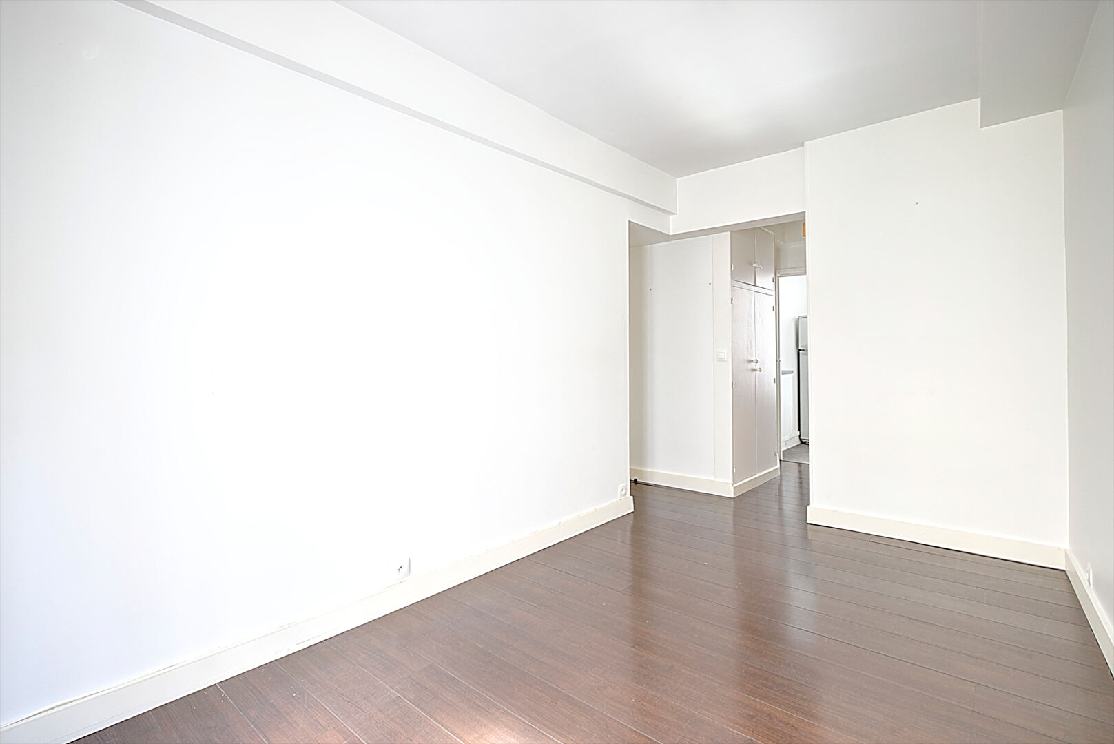 Photo Studio de 21 m² idéalement situé étage élevé avec ascenseur image 3/6