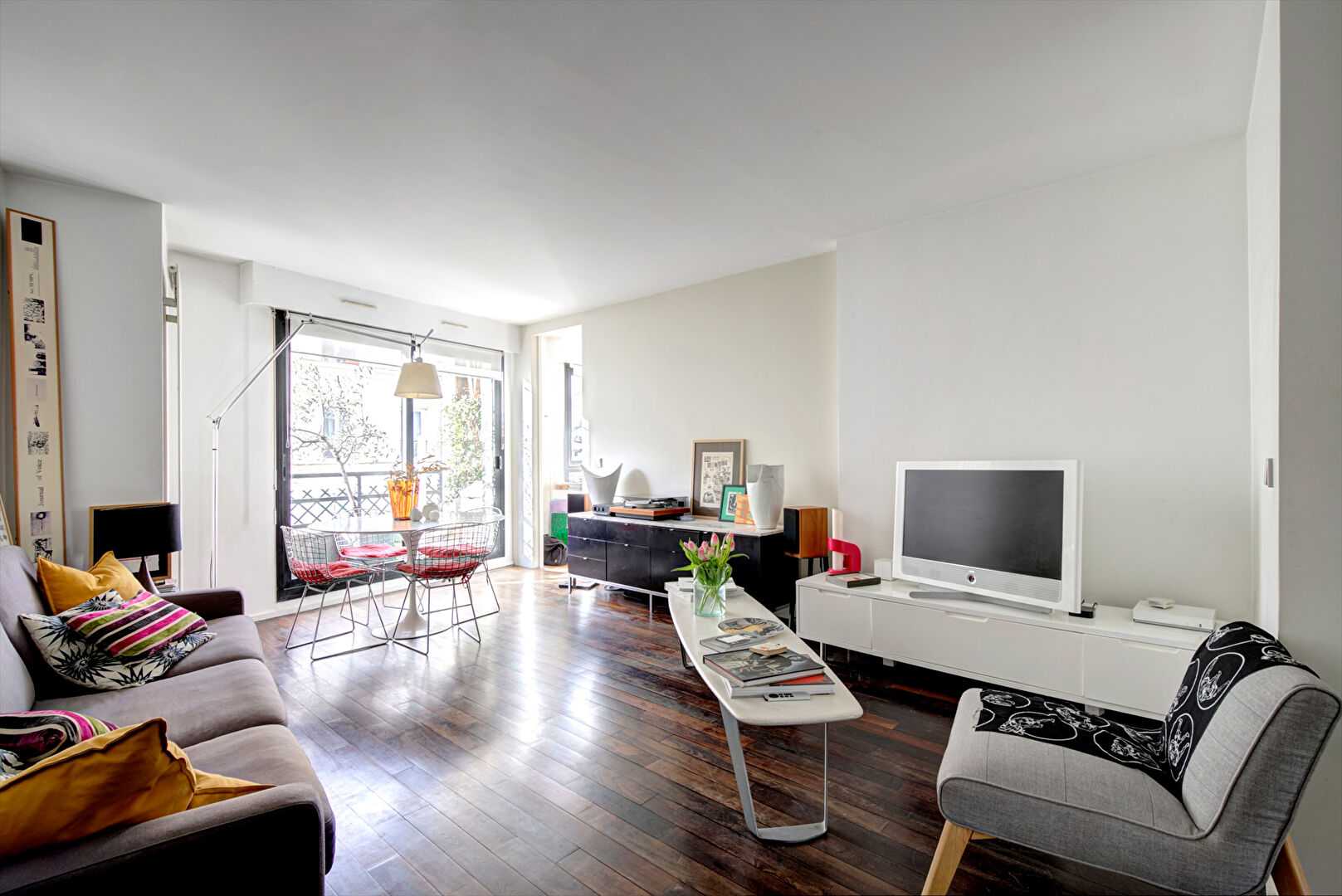 Photo Grand 3 pièces traversant / 2eme étage avec ascenseur / Balcon image 2/6