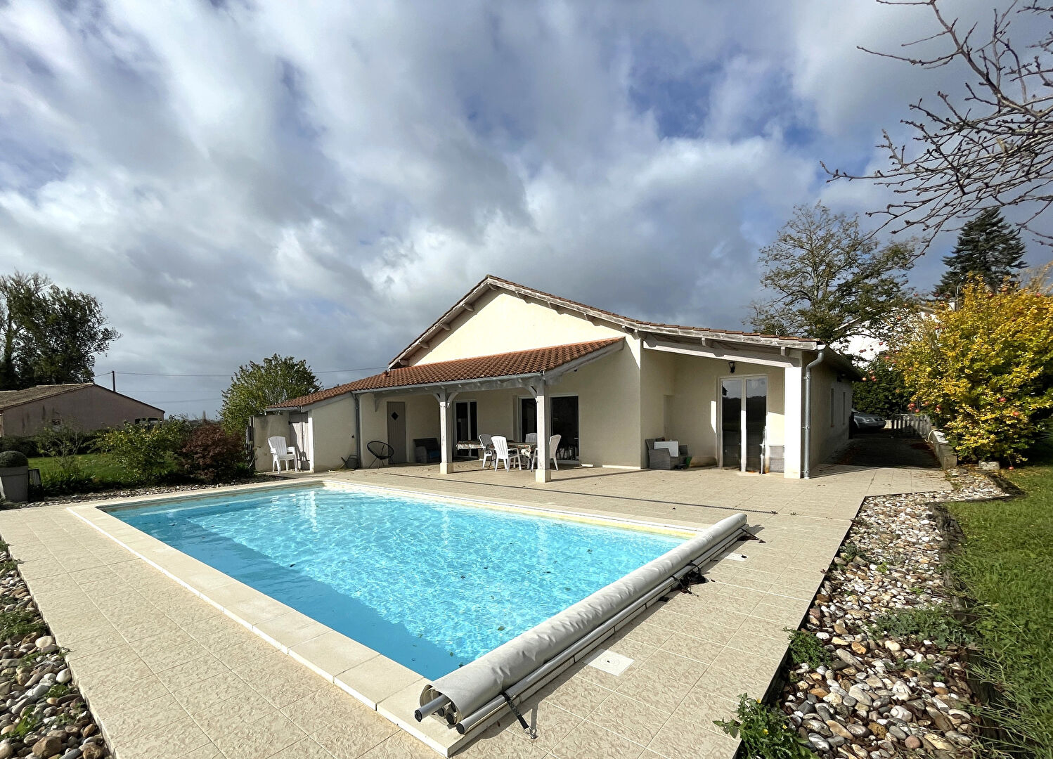 Photo Maison familiale avec gîte indépendant et piscine à TRENTELS image 2/6