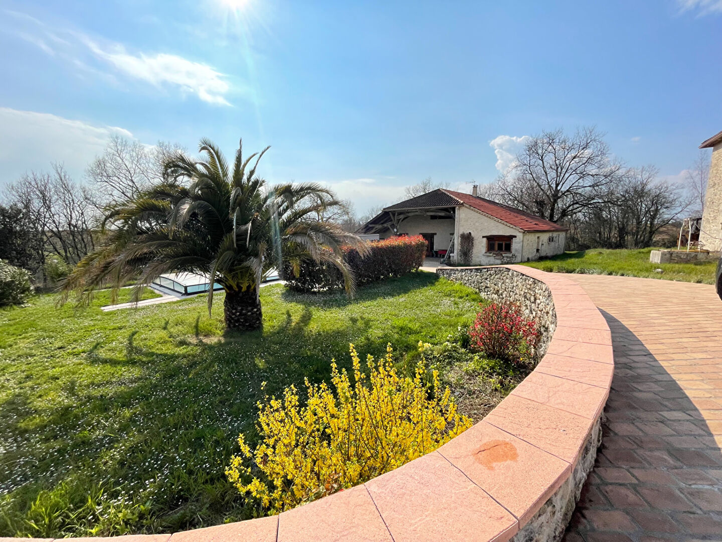 Photo Belle propriété en pierre à Hautefage La Tour + piscine image 3/6