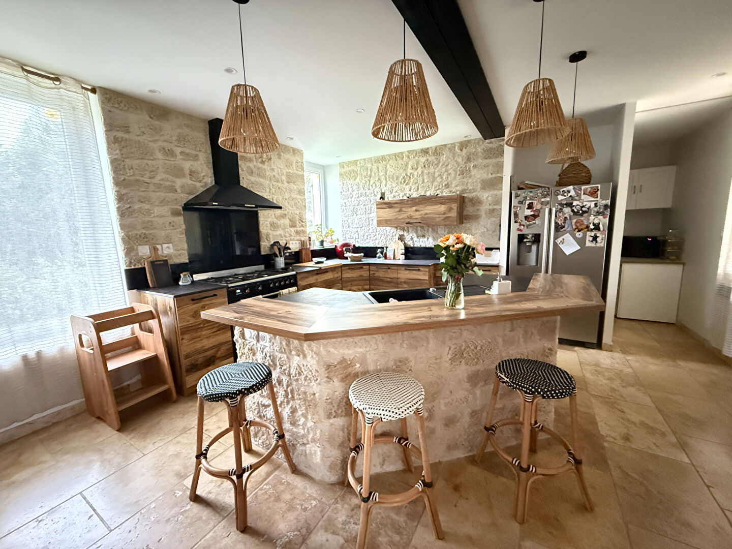 Photo Maison et dépendances en pierre image 2/6