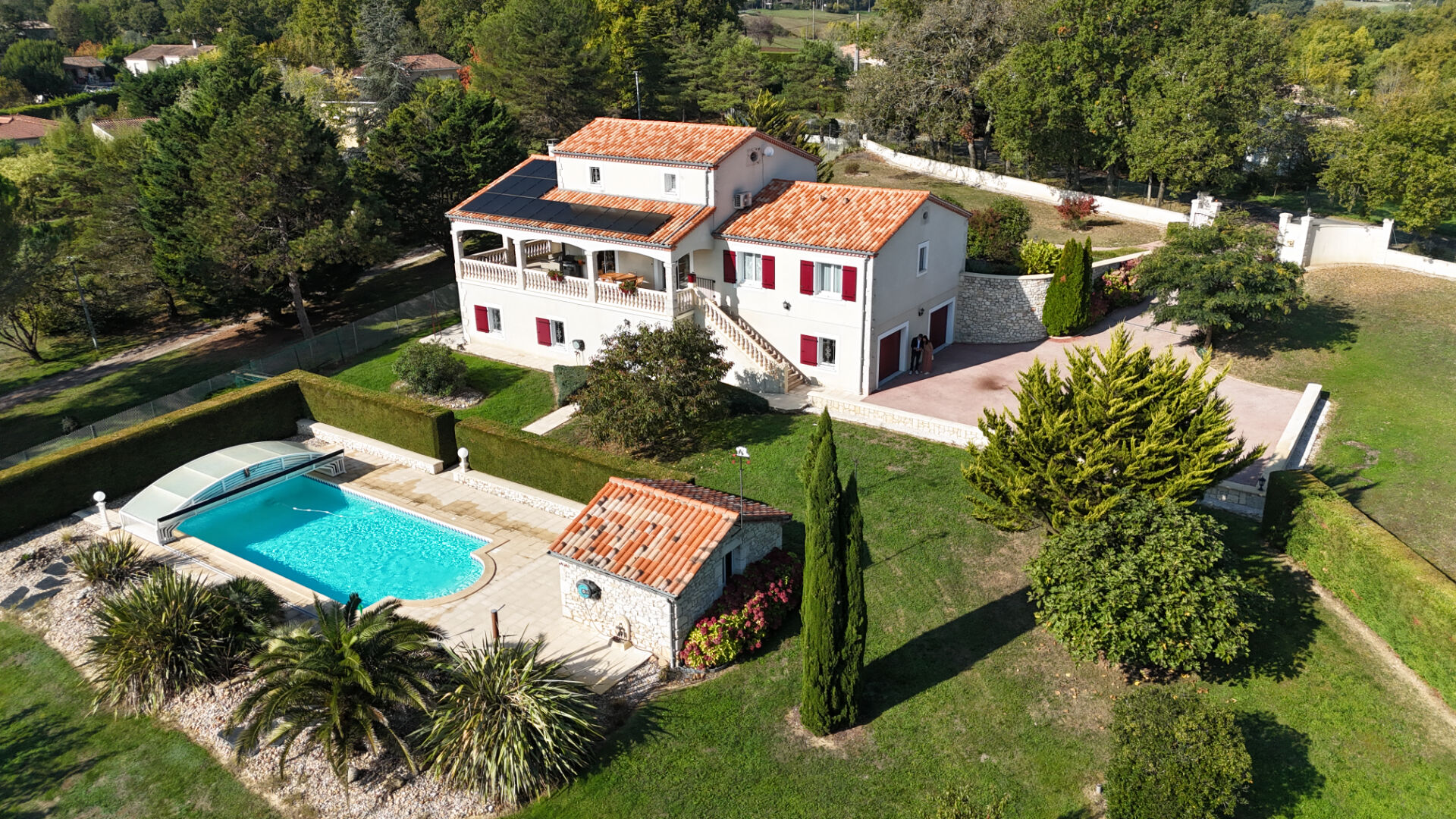 Photo Belle contemporaine avec environnement privilégié image 1/6