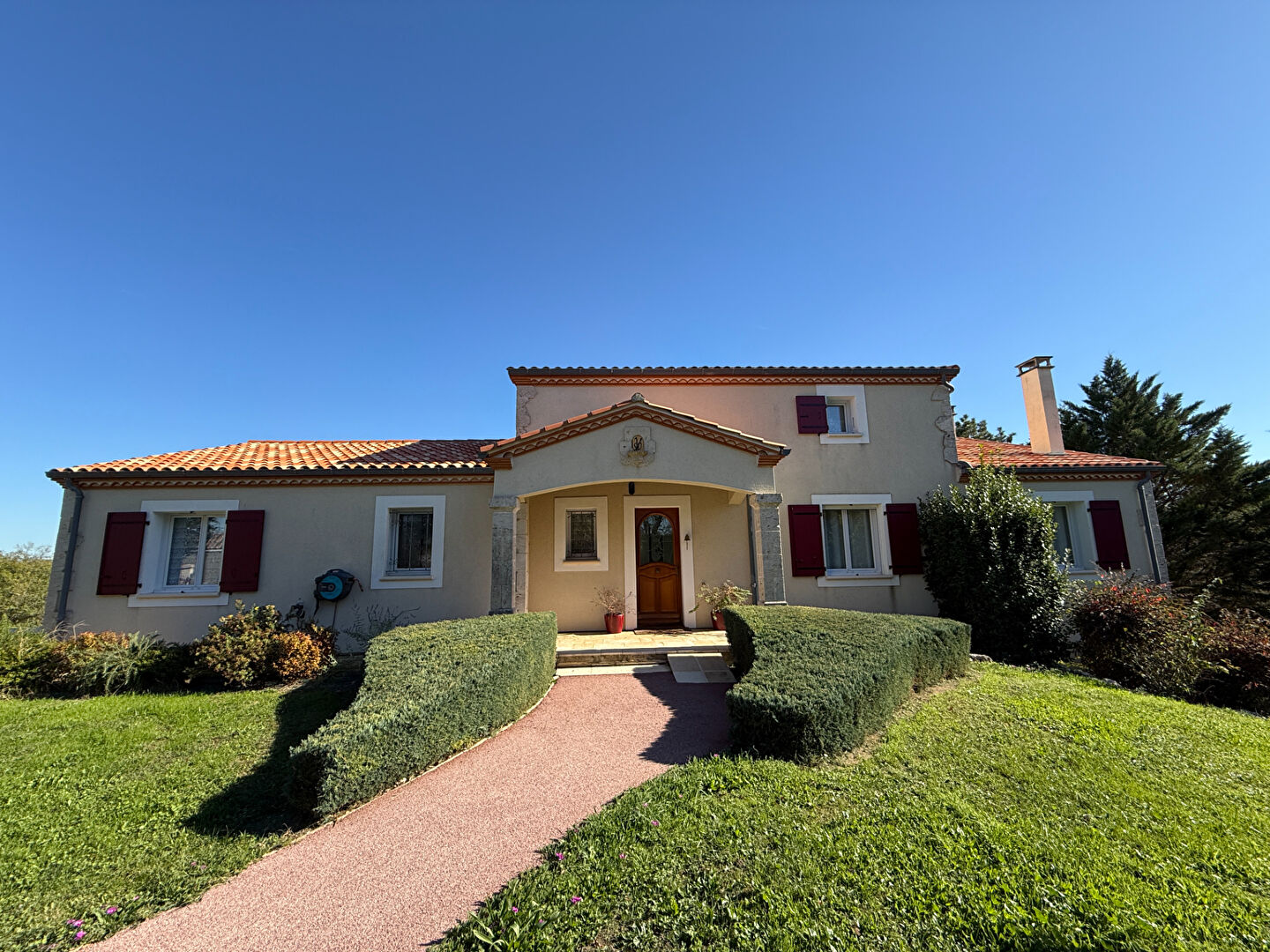 Photo Belle contemporaine avec environnement privilégié image 2/6