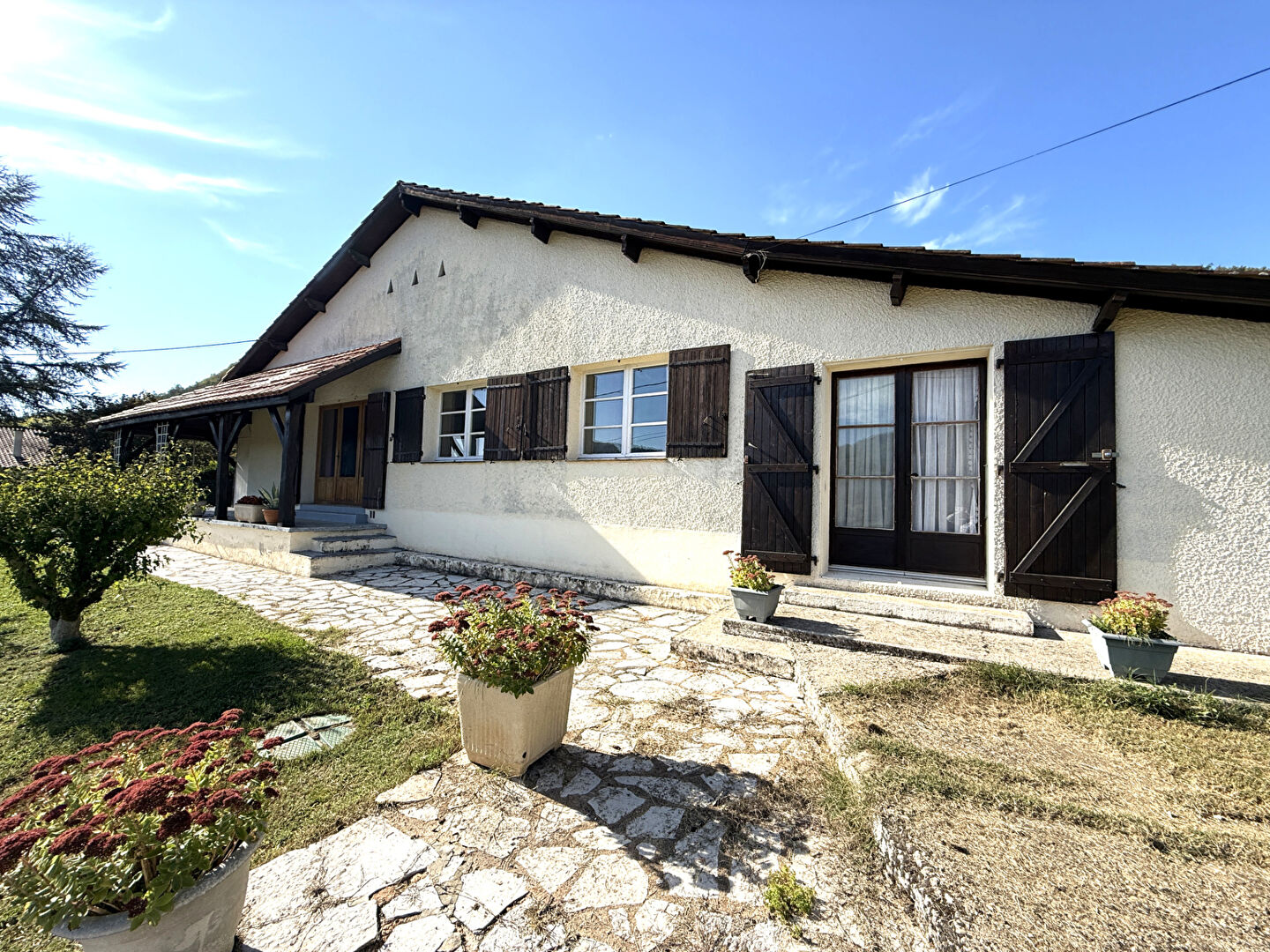 Photo Maison de plain pied - type basque avec grand parc image 3/6