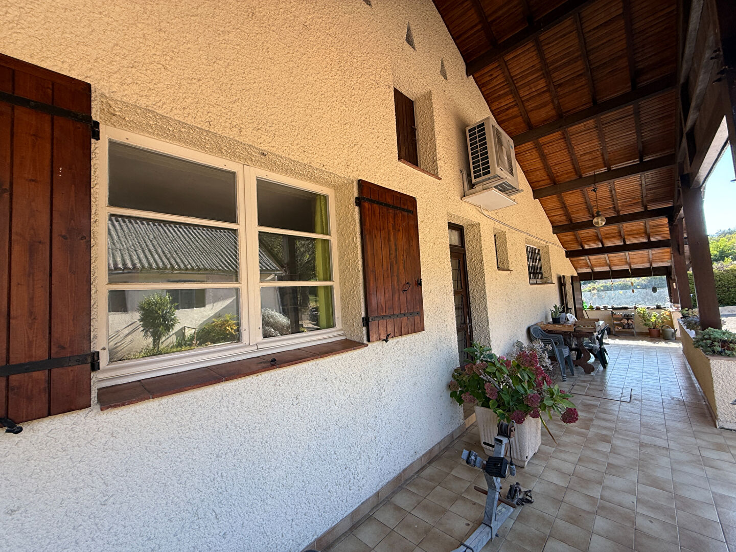 Photo Maison de plain pied - type basque avec grand parc image 5/6