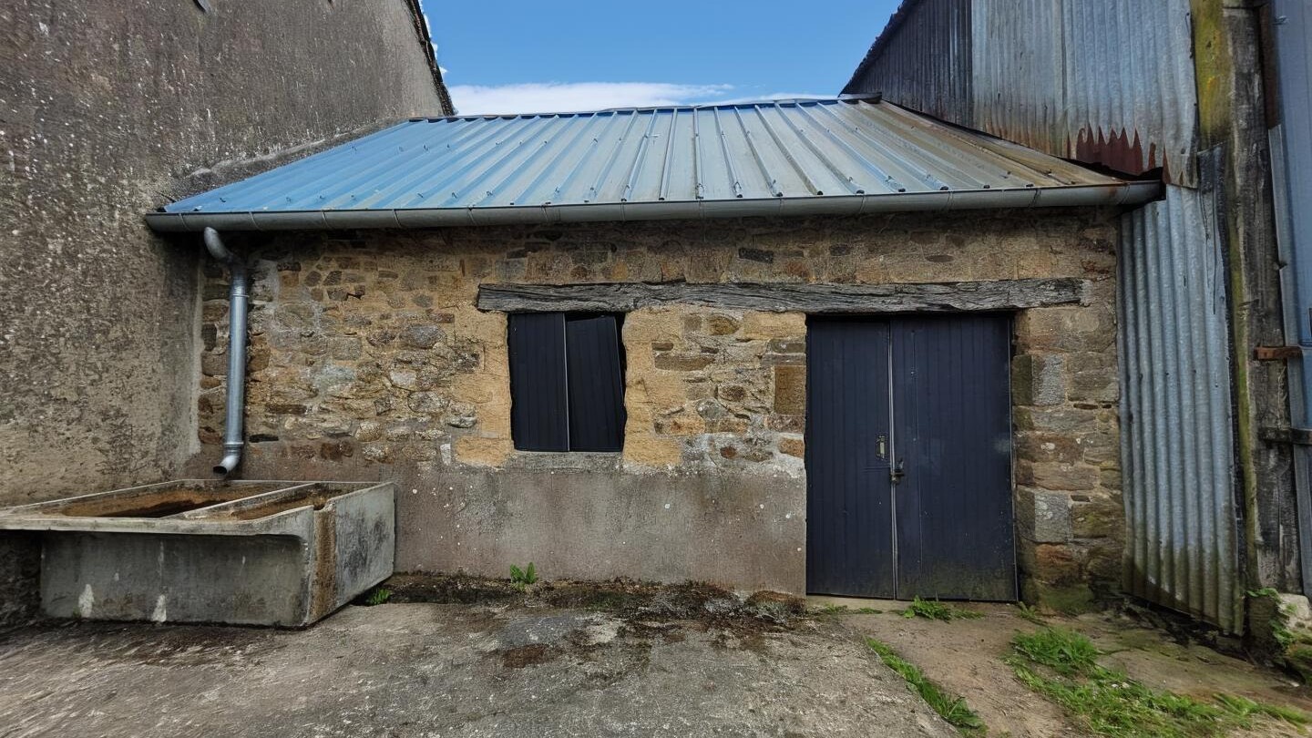 Bâtiment à rénover Broualan à vendre