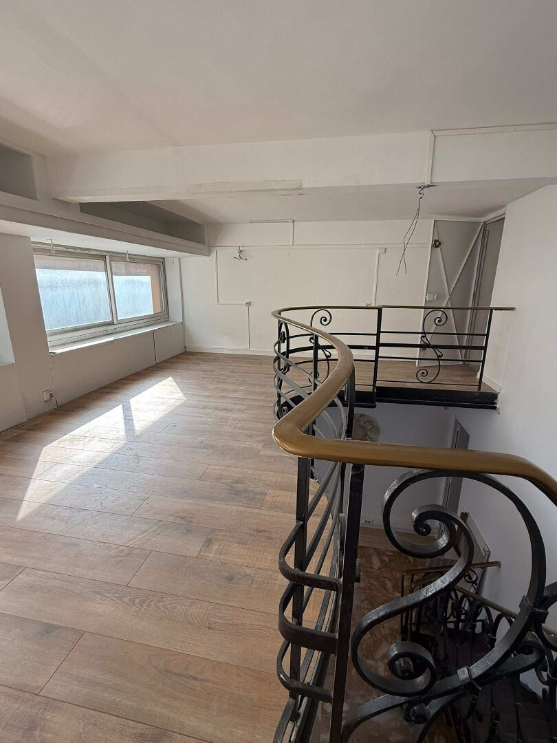 Beau local en duplex rénové - prêt à l'emploi