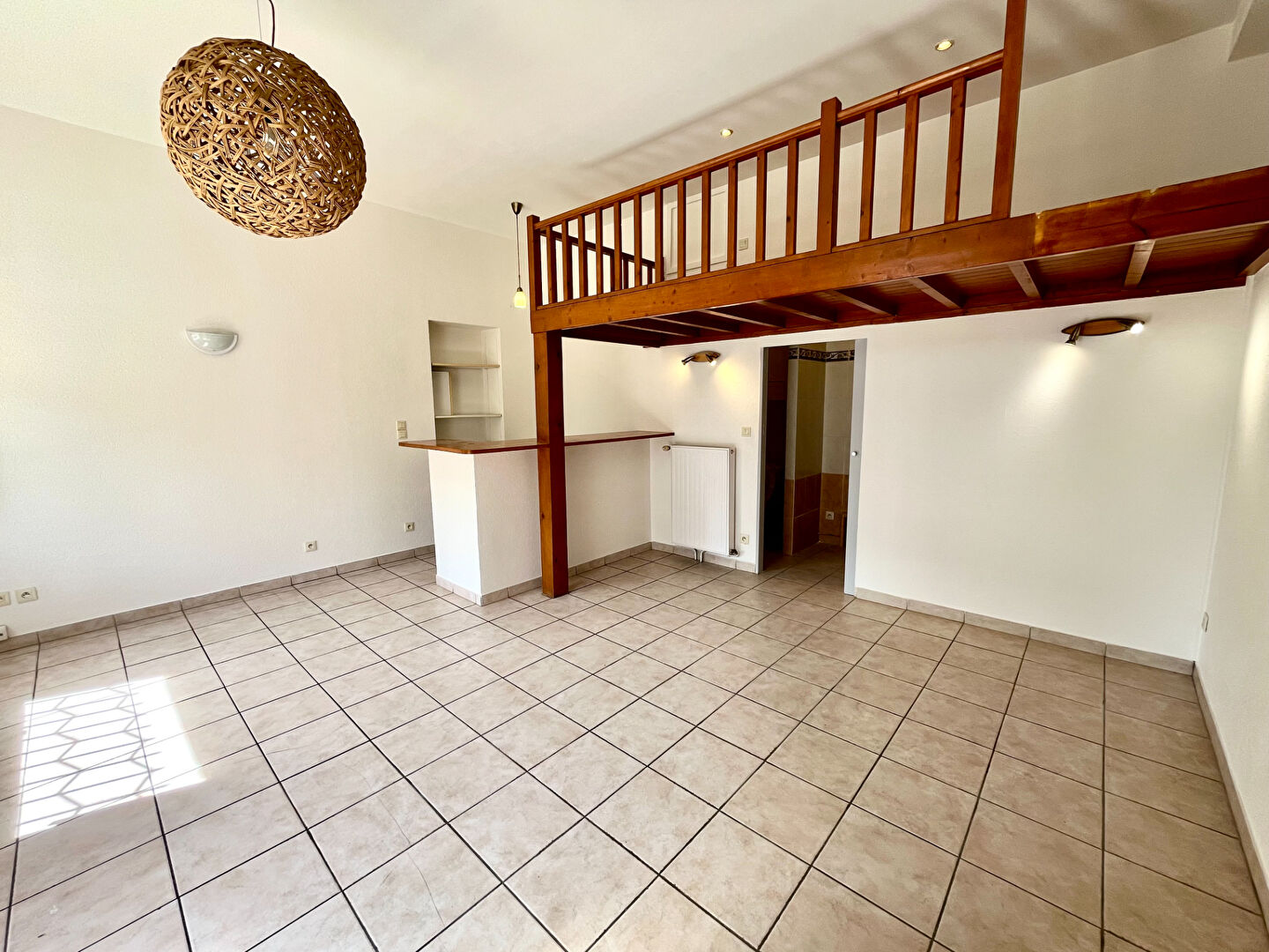 Studio en RDC sur cour- 28,05m2 Villeurbanne Gratte Ciel