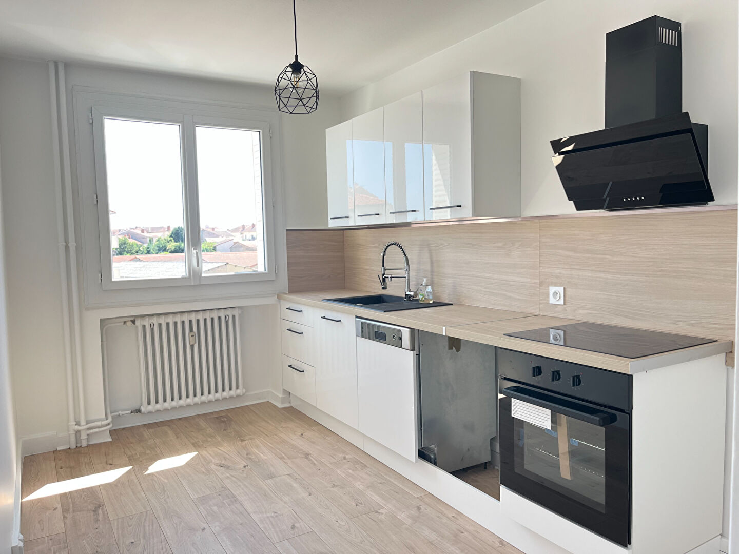 Roanne T3 92 m2 entièrement rénové proche gare