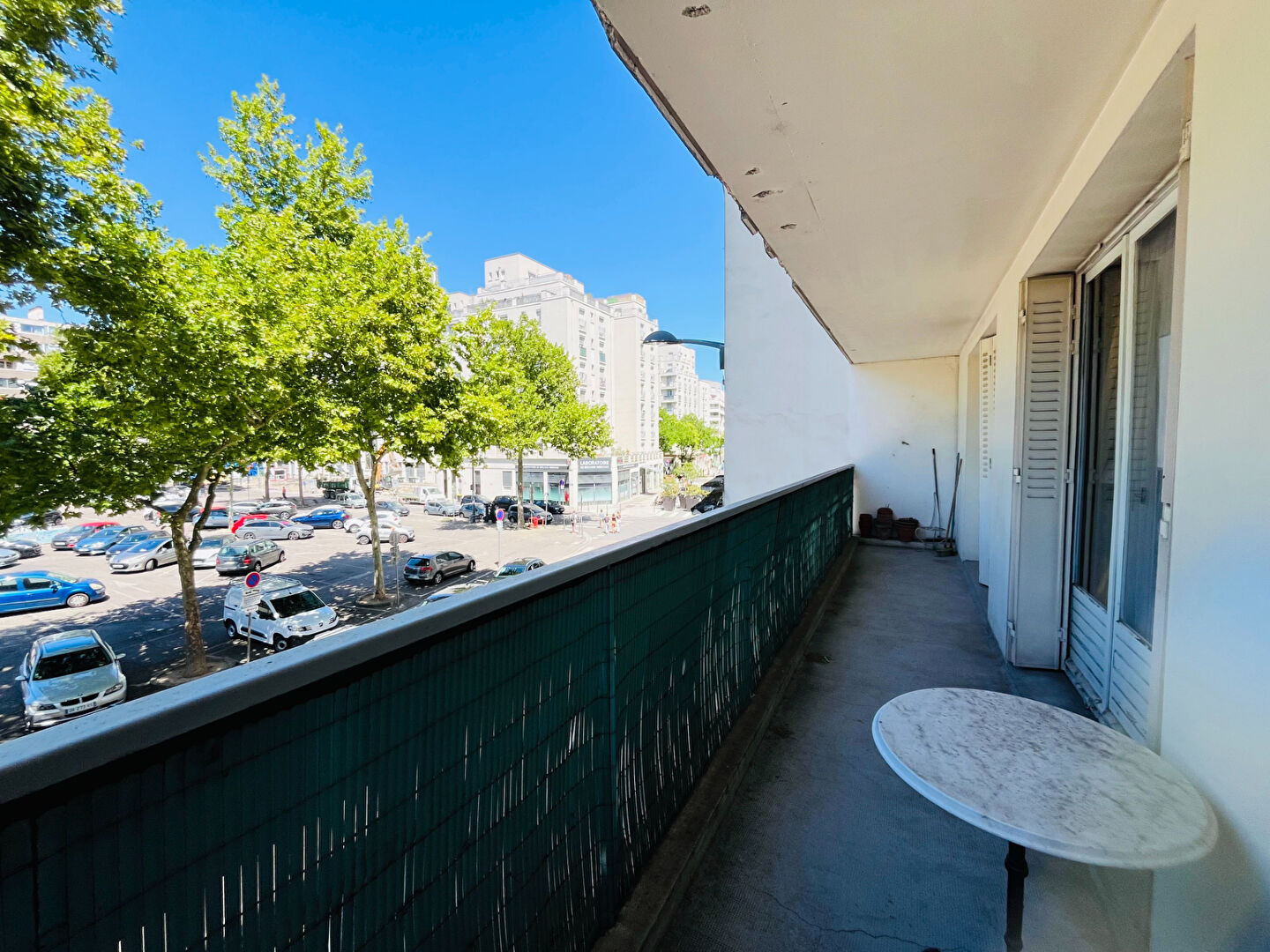 Gratte-Ciel T5 de 94 m2 avec balcon