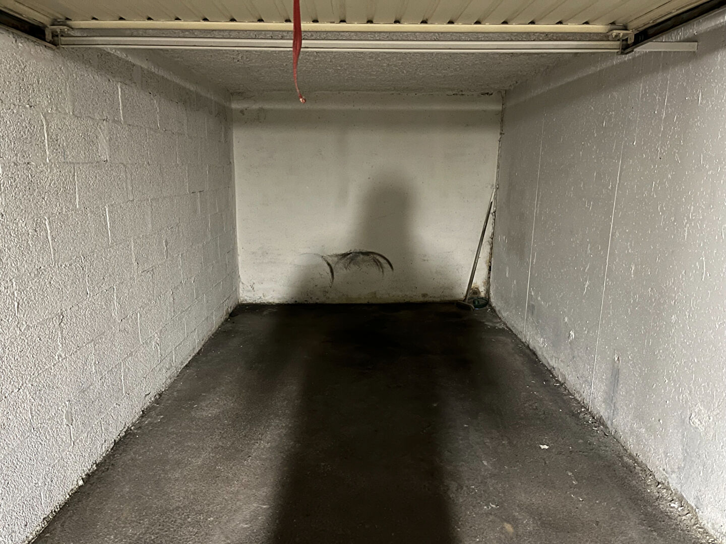 Garage fermé sécurisé de 12,4m2  - Gratte Ciel Villeurbanne