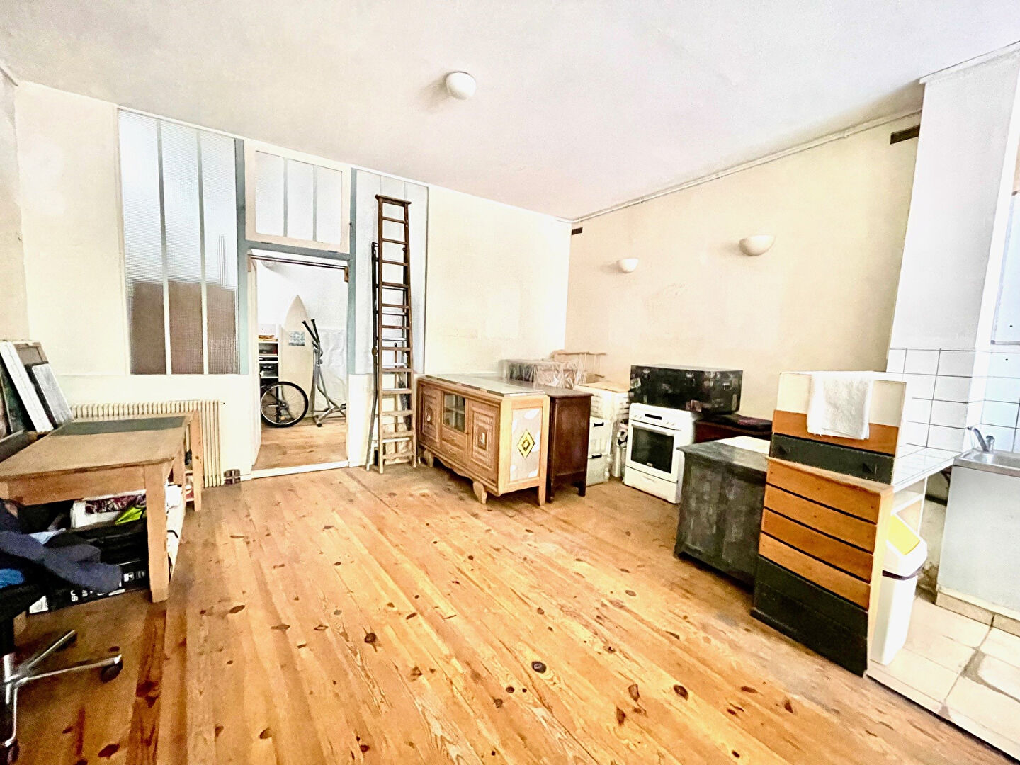 Photo Local professionnel  - Proche Eglise Saint Justin - Levallois Perret image 1/6