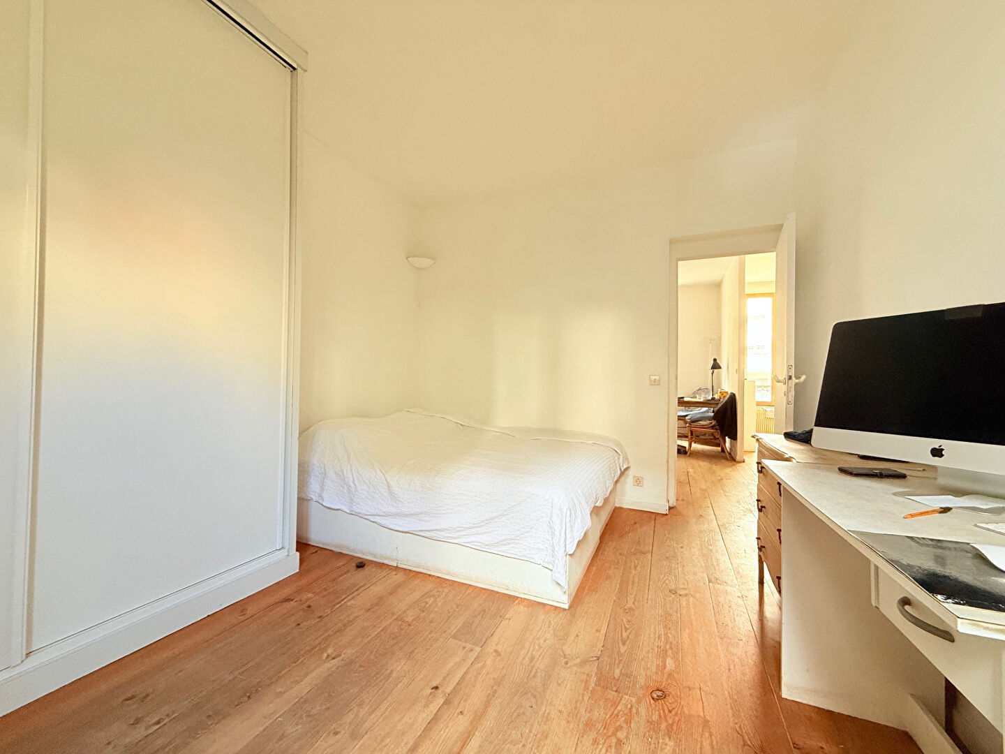 Photo Local professionnel  - Proche Eglise Saint Justin - Levallois Perret image 4/6