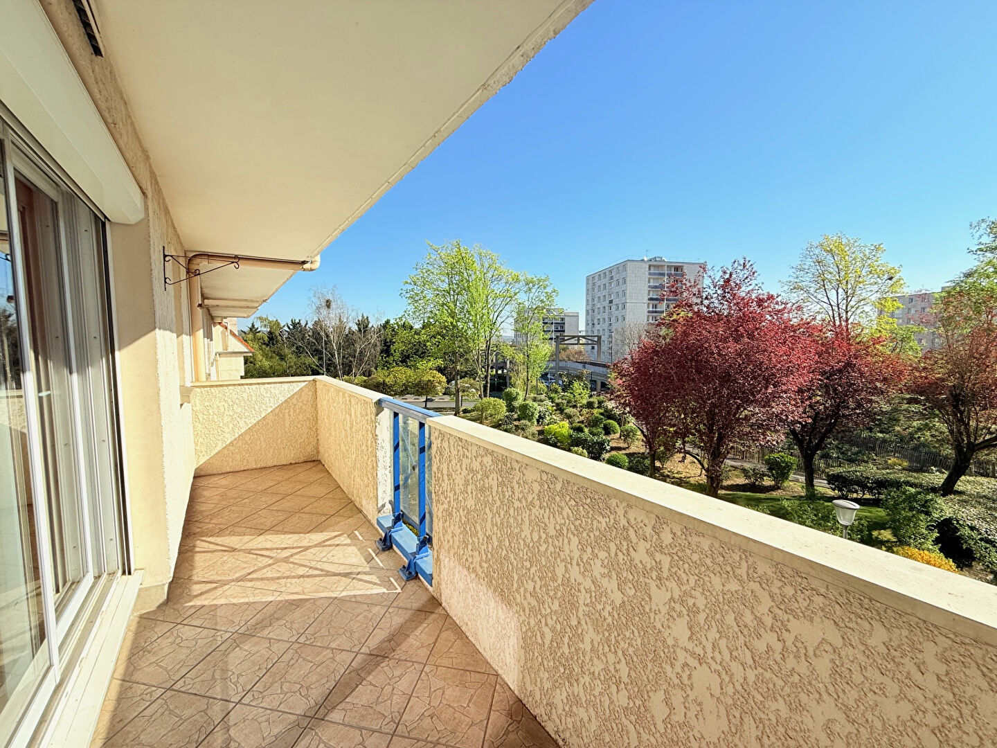 Photo Appartement 4 pièces 82.35 m2 avec un box en sous-sol quartier Carreaux Glatignies. image 3/6