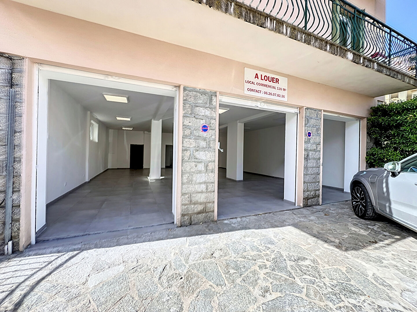 Photo Local 130m2 + 3 places de Parking image 5/6