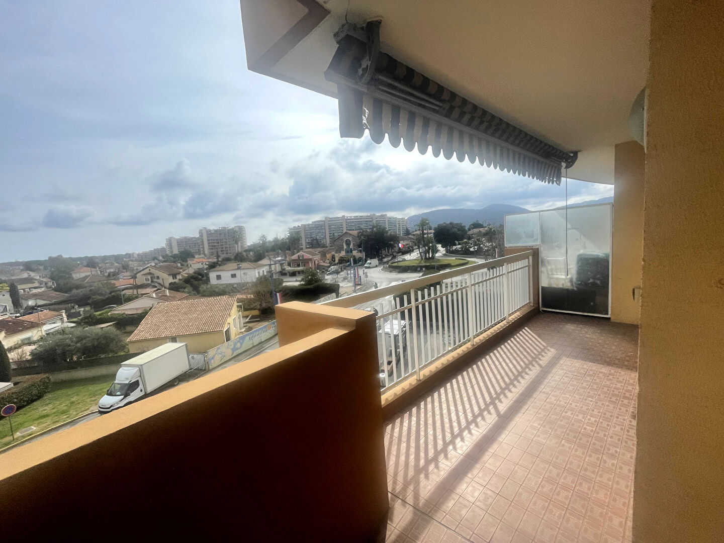 Photo Appartement 3 pieces centre mandelieu image 2/6