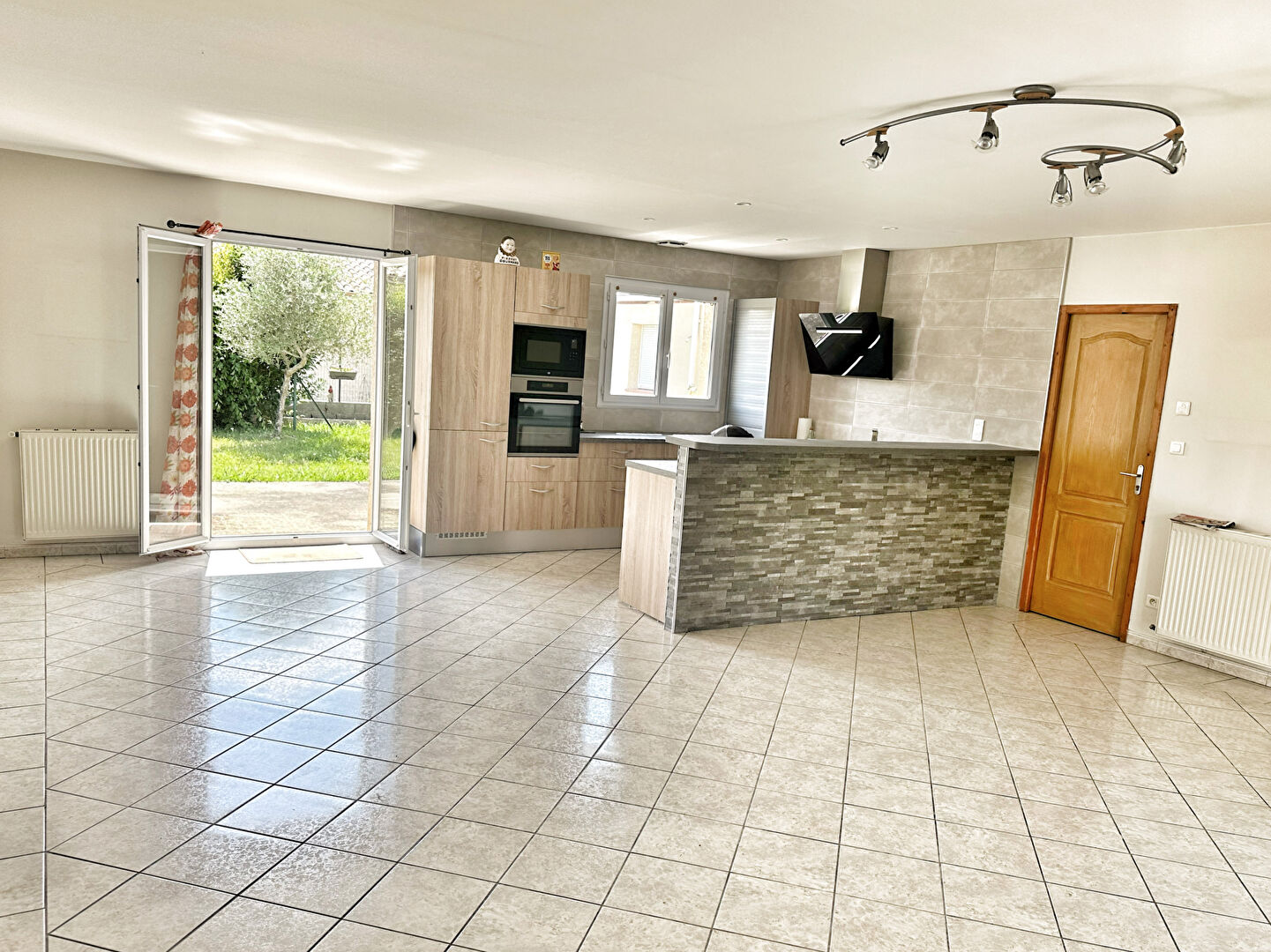 Photo Maison Plain Pied  5 pièces avec garage et T2 indépendant image 2/6