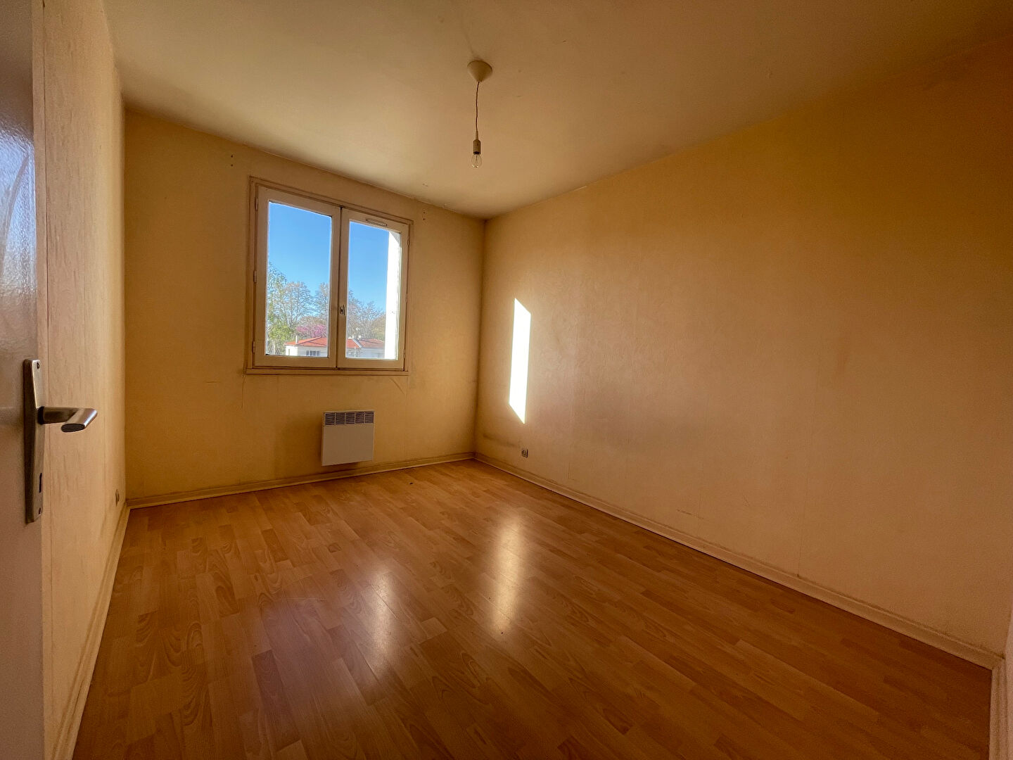 Photo Sept Deniers - Appartement T3 avec Parking et Balcon de 9m² image 5/6