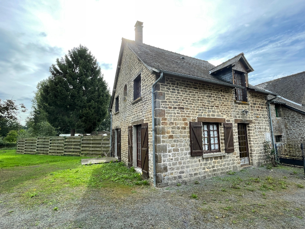 Photo Maison avec plan d'eau image 2/6