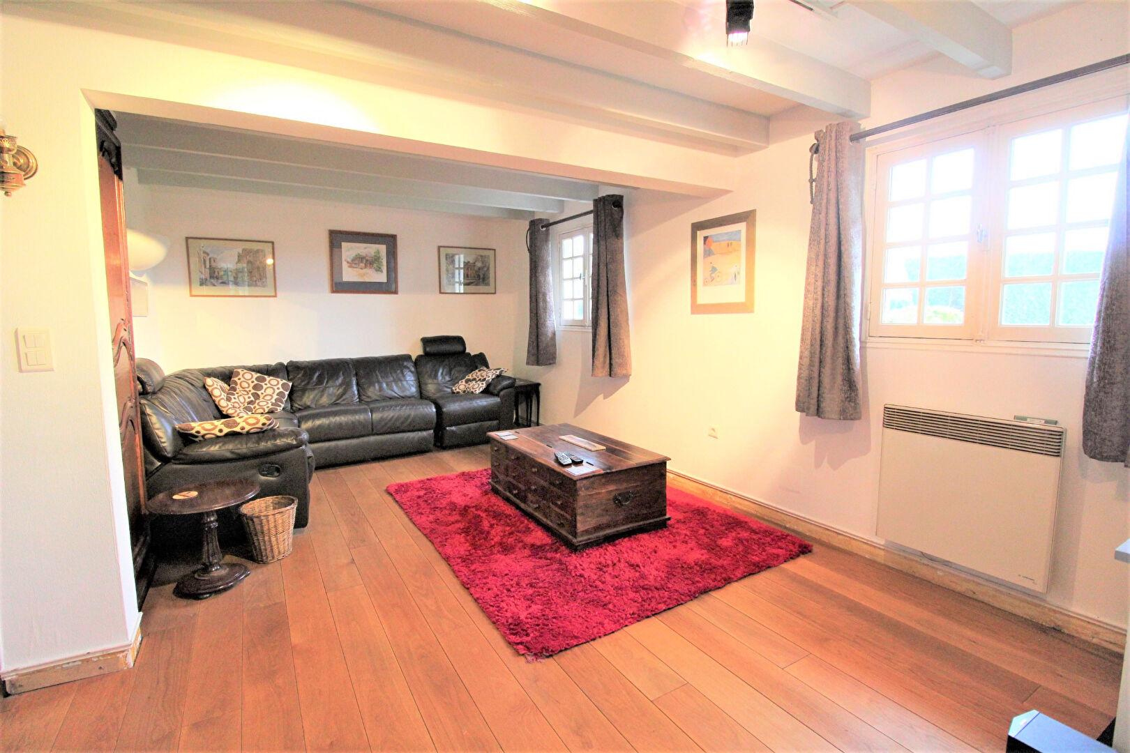 Photo Grande maison avec plan d'eau image 4/6