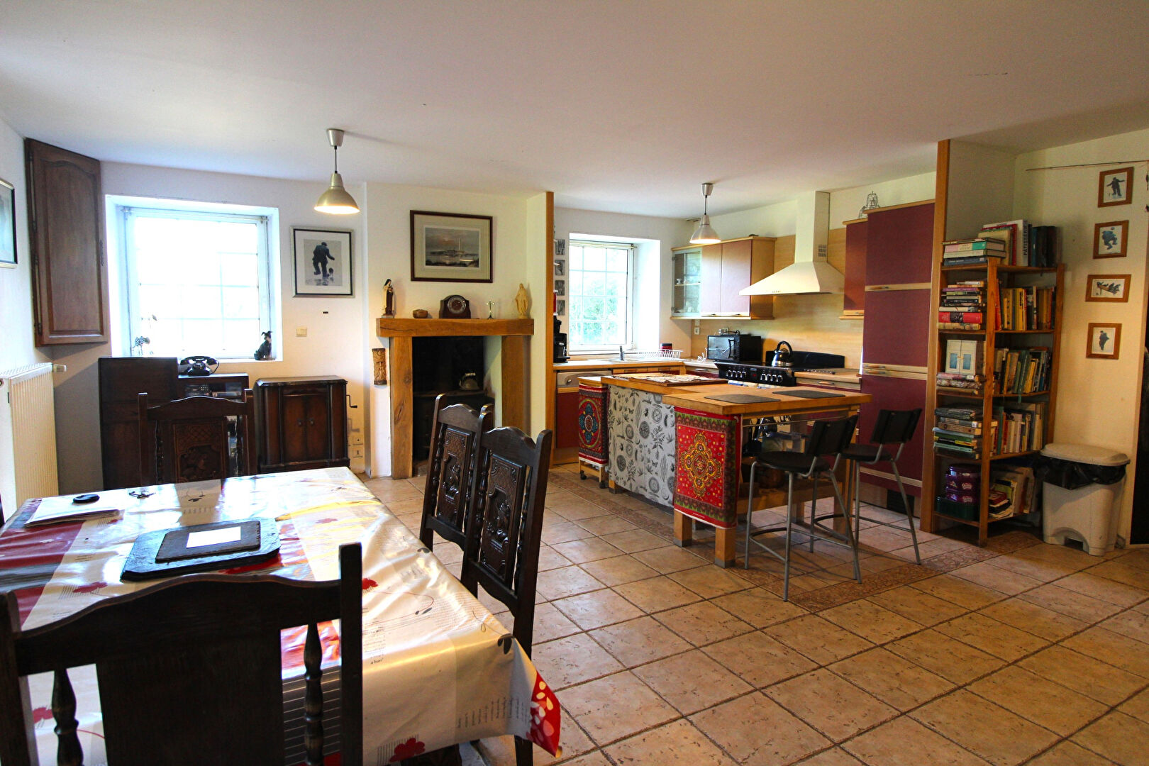 Photo Maison en pierres avec terrain et dépendance image 2/6