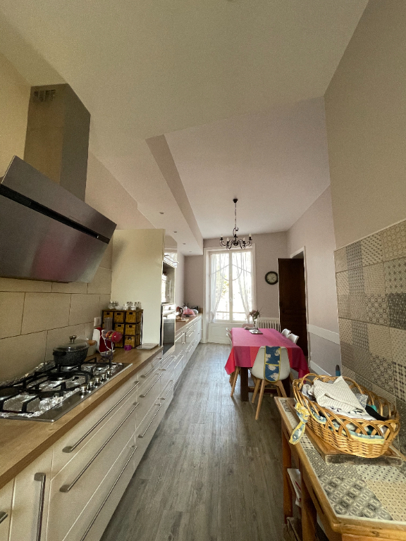 Photo Maison de ville de 1923 de 300m²  Roanne - centre 350.000 image 2/6