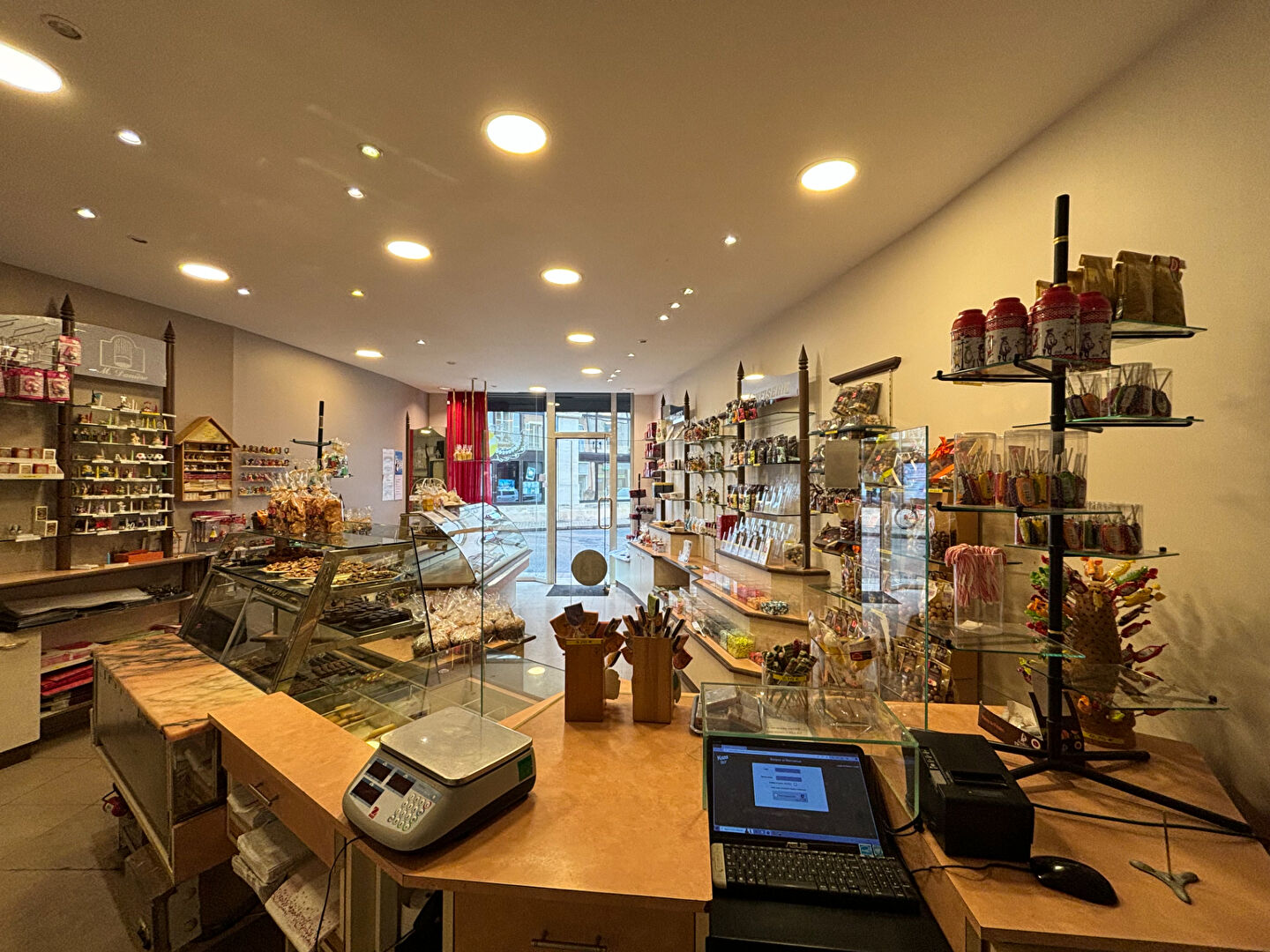 Photo Belle affaire à saisir : pâtisserie - chocolaterie image 6/6