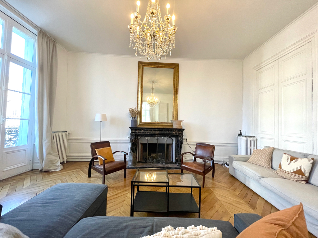 Photo ANGERS, FOCH - BEL APPARTEMENT STYLE HAUSSMANNIEN AVEC CAVES ET PARKING image 3/6