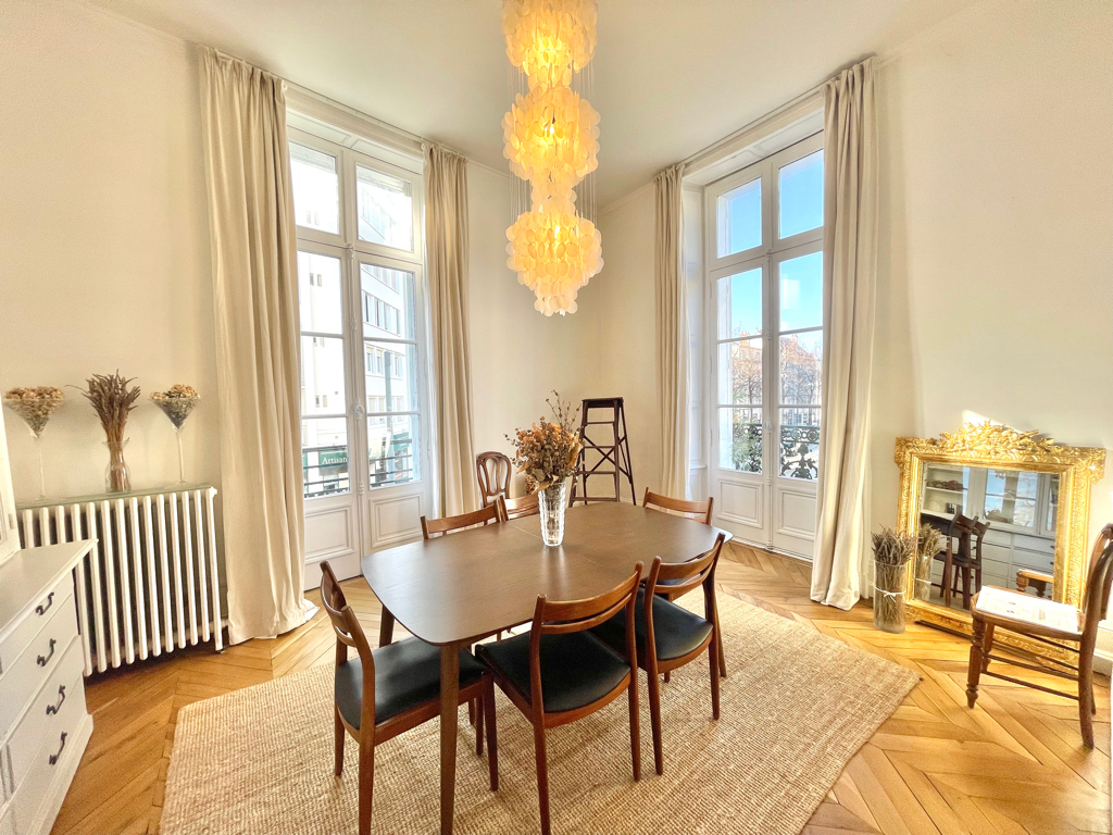 Photo ANGERS, FOCH - BEL APPARTEMENT STYLE HAUSSMANNIEN AVEC CAVES ET PARKING image 4/6