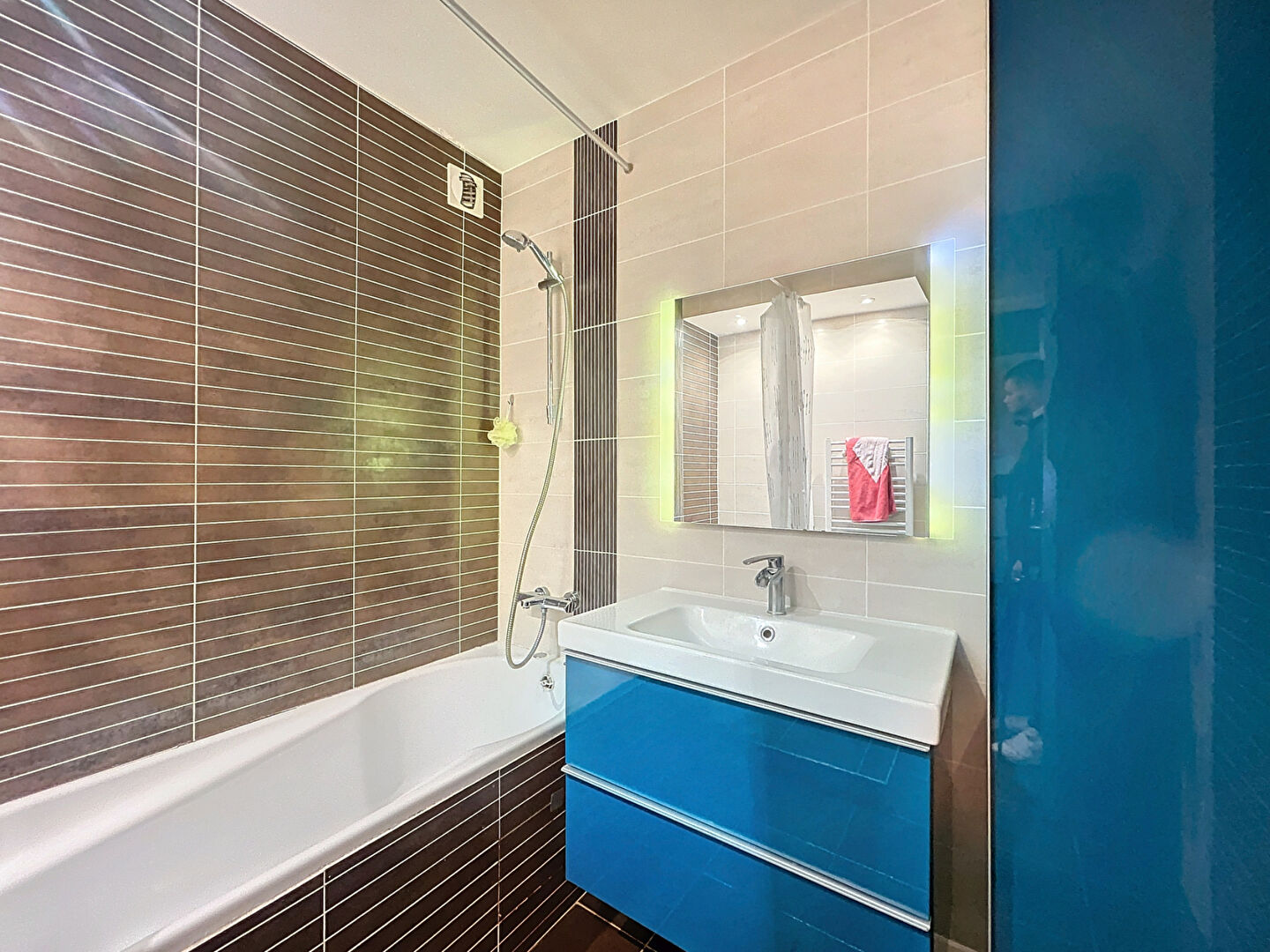 Photo ANGERS SUD PROCHE TRAMWAY APPARTEMENT 3 CHAMBRES BALCON CAVE ET PARKING image 5/6