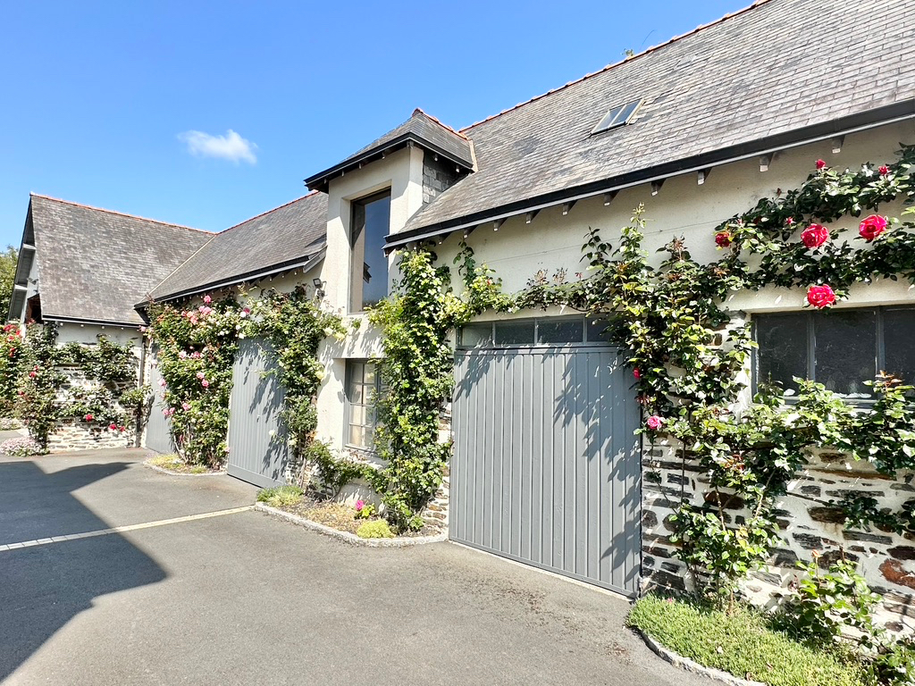 Photo MAISON ANCIENNE AVEC UN MAGNIFIQUE JARDIN  A ANGERS image 4/6