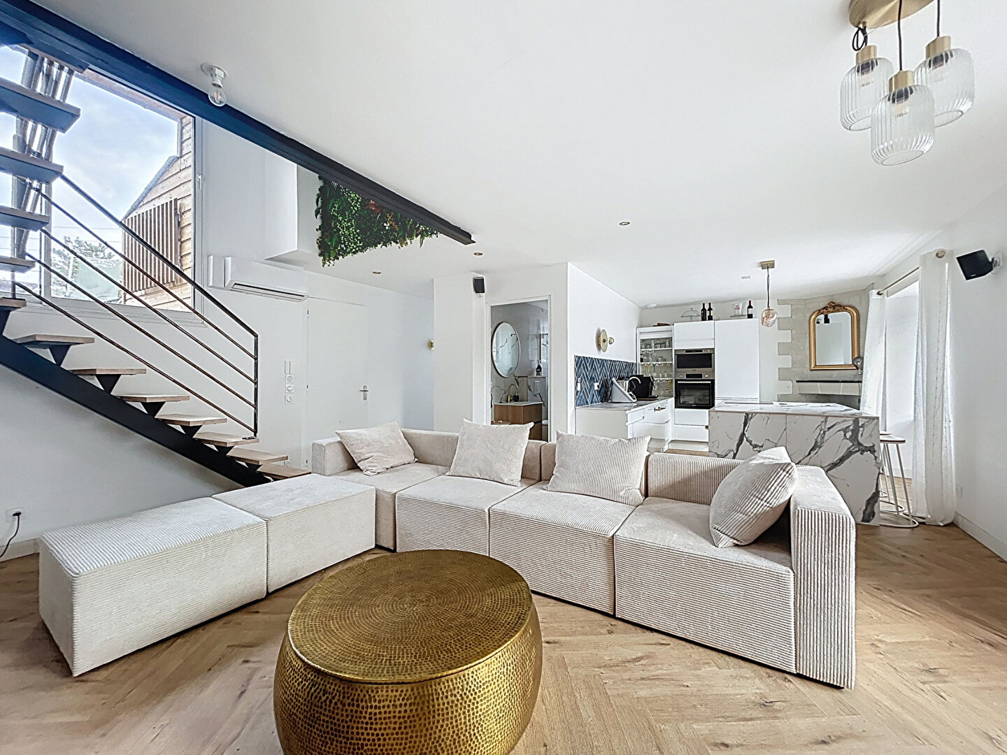 Murs Erigne Duplex chaleureux avec 2 chambres terrasse et parking privé