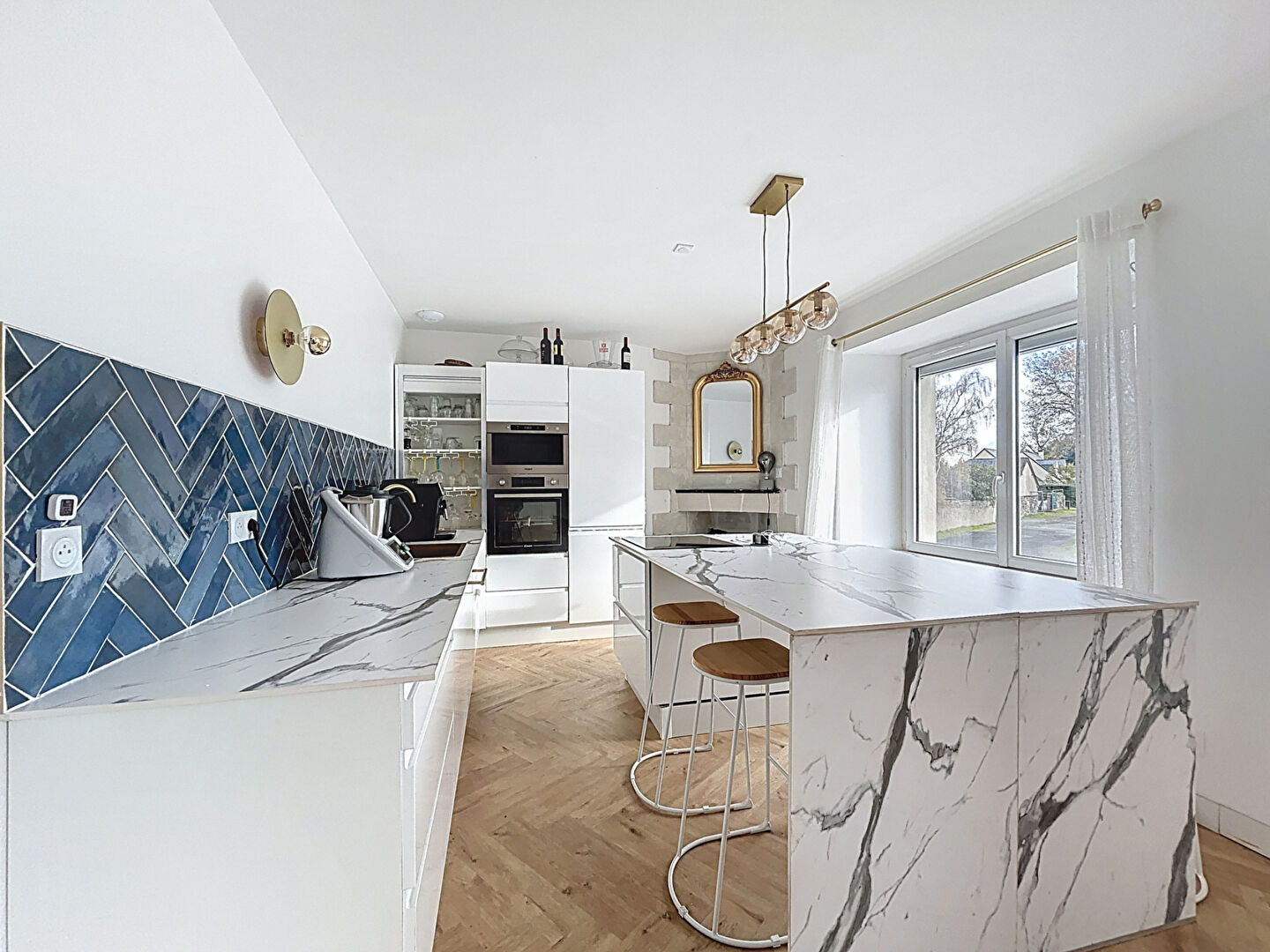 Photo Murs Erigne Duplex chaleureux avec 2 chambres terrasse et parking privé image 2/6