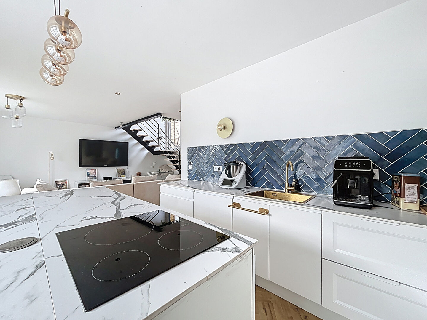 Photo Murs Erigne Duplex chaleureux avec 2 chambres terrasse et parking privé image 4/6