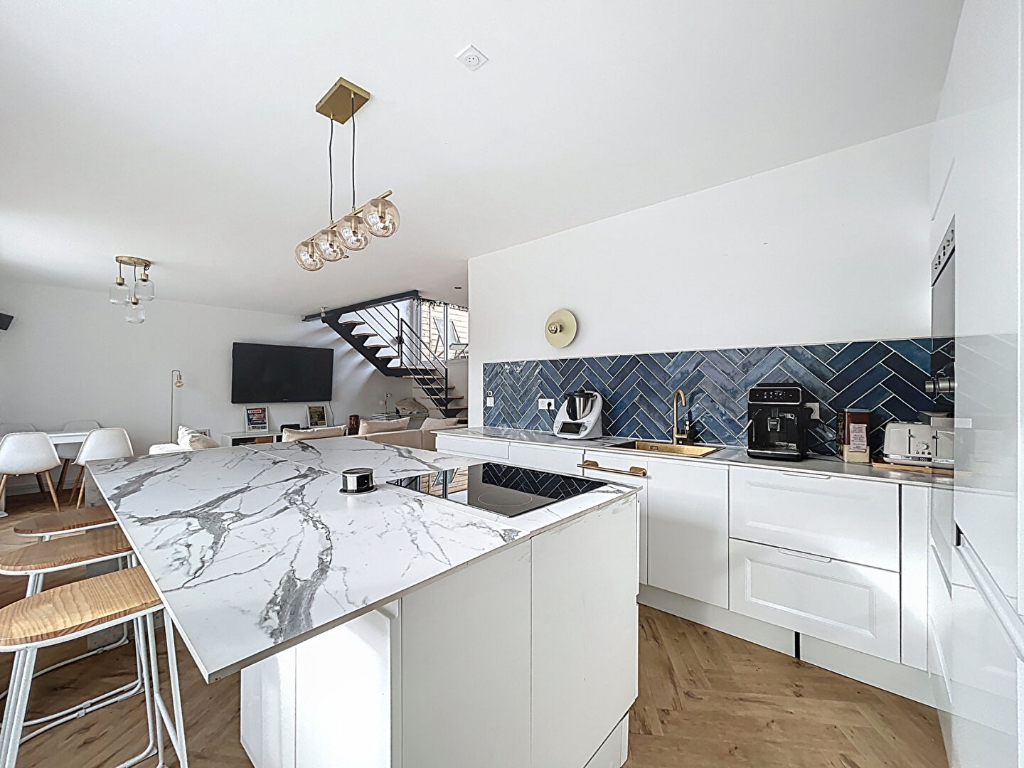 Photo Murs Erigne Duplex chaleureux avec 2 chambres terrasse et parking privé image 6/6